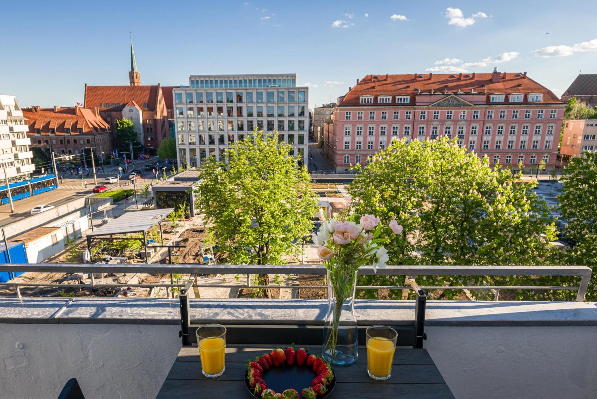 Old Town - Balcony, Location - By Rentujemy
